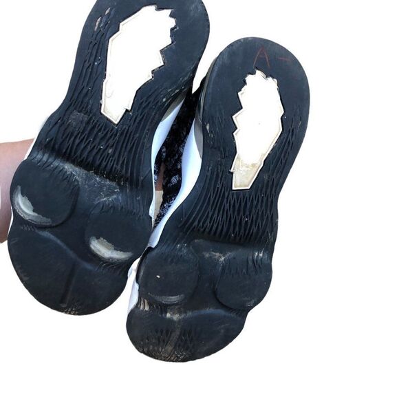 2019 Nike Lebron 17 Black White Size 6 - Picture 4 of 16